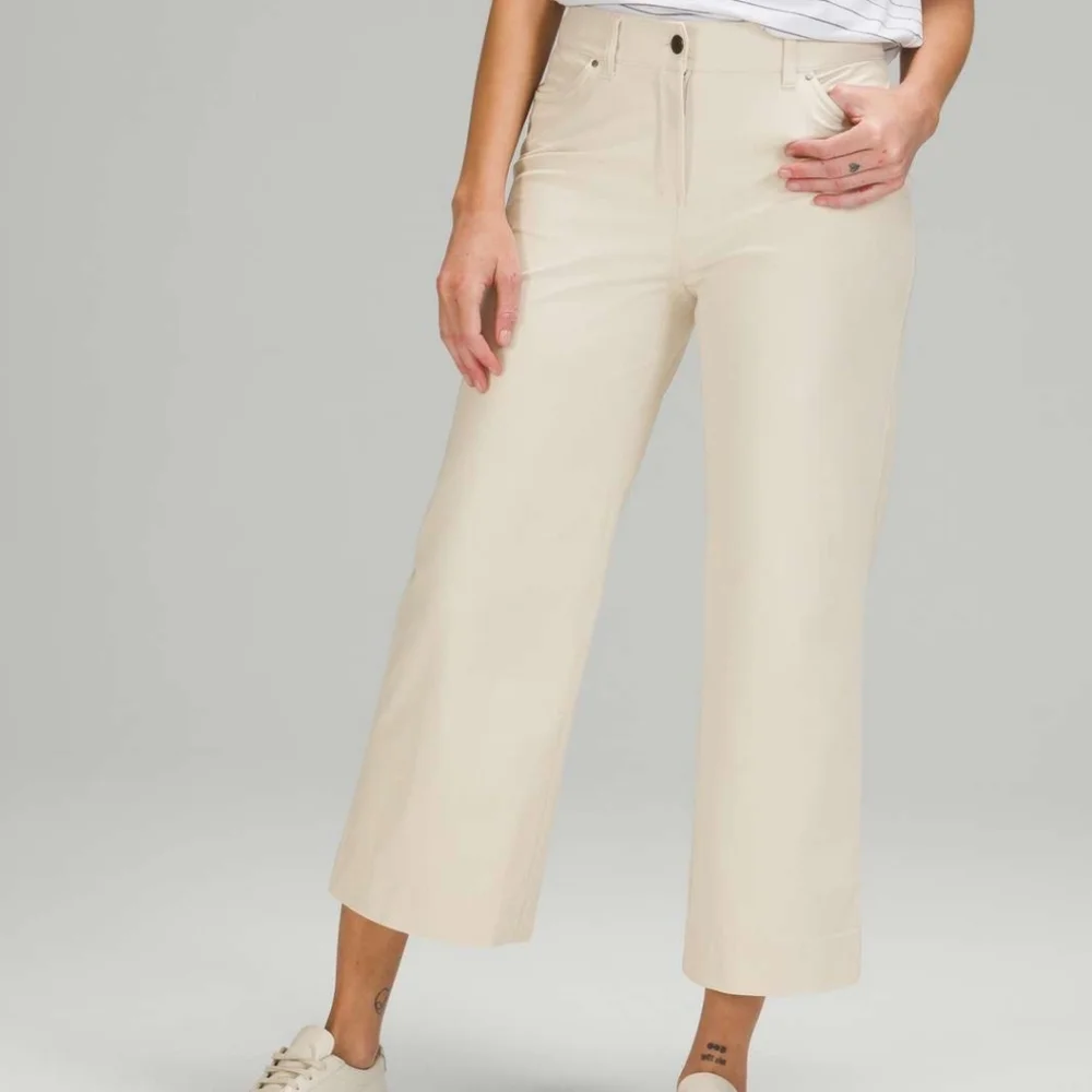 Lululemon City Sleek 5 Pocket Wide-Leg High Rise 7/8 Length Pant White Opal 27 M
